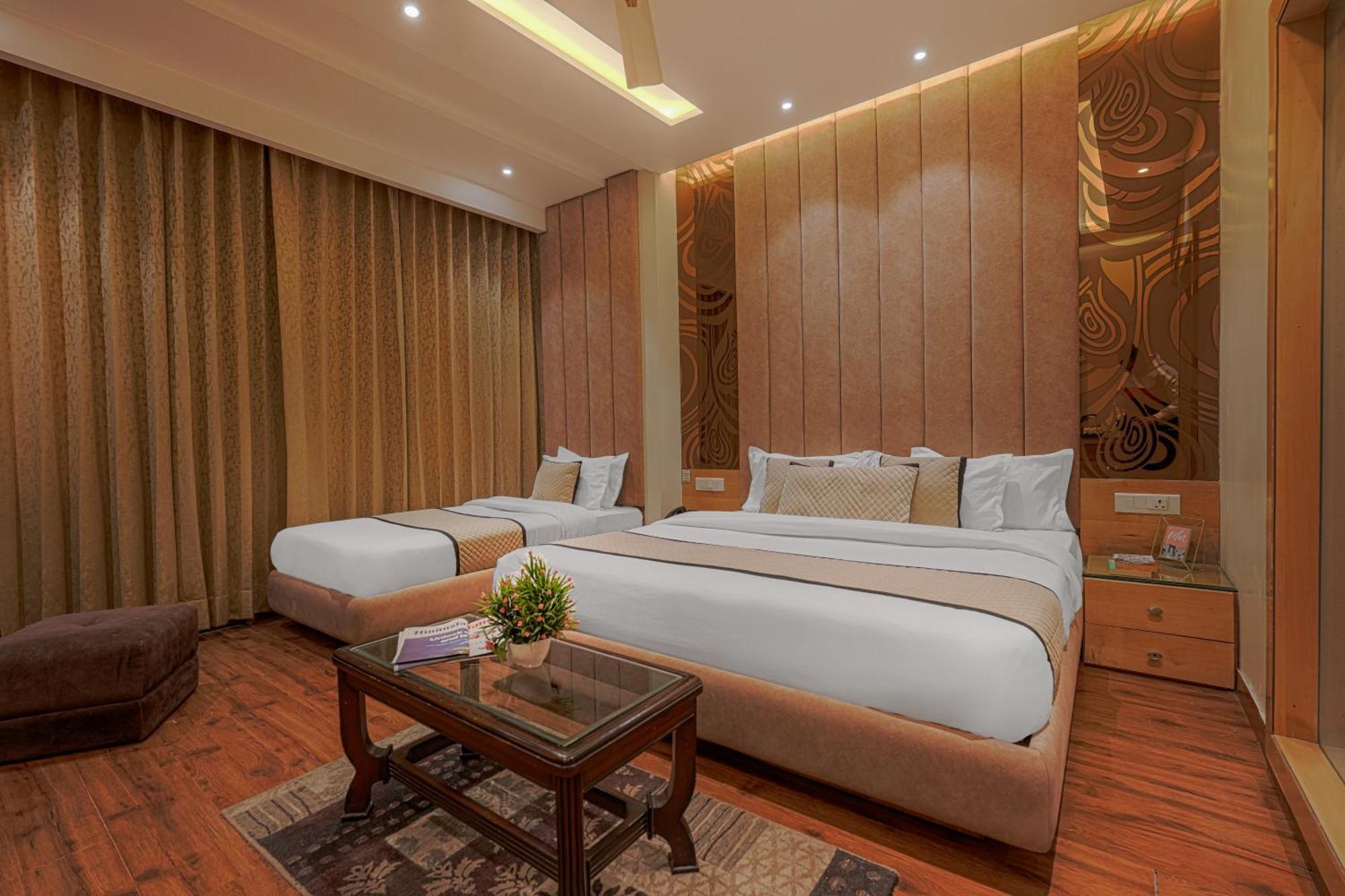 Csjs Inn Hotel Amritsar Exterior photo