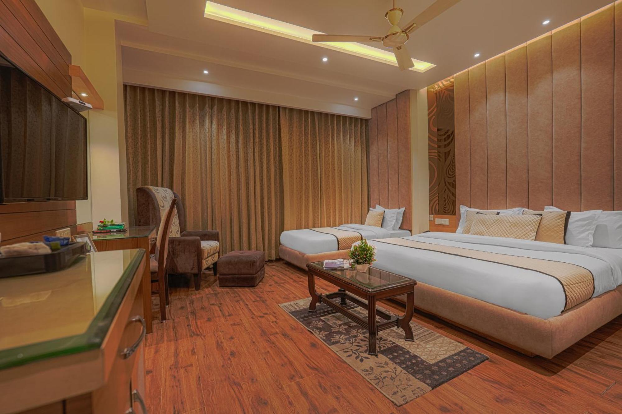 Csjs Inn Hotel Amritsar Exterior photo