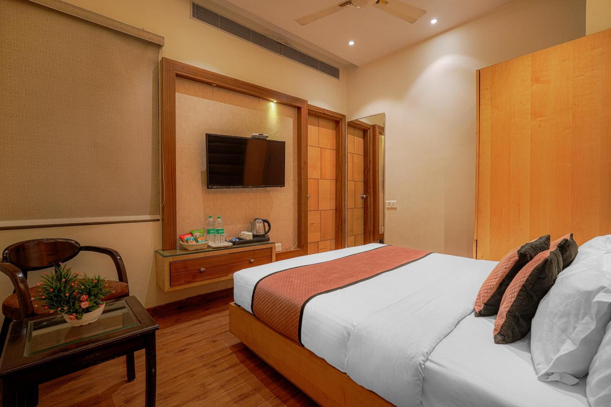 Csjs Inn Hotel Amritsar Exterior photo