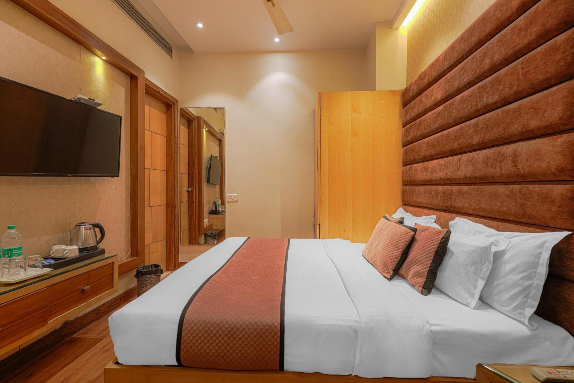 Csjs Inn Hotel Amritsar Exterior photo