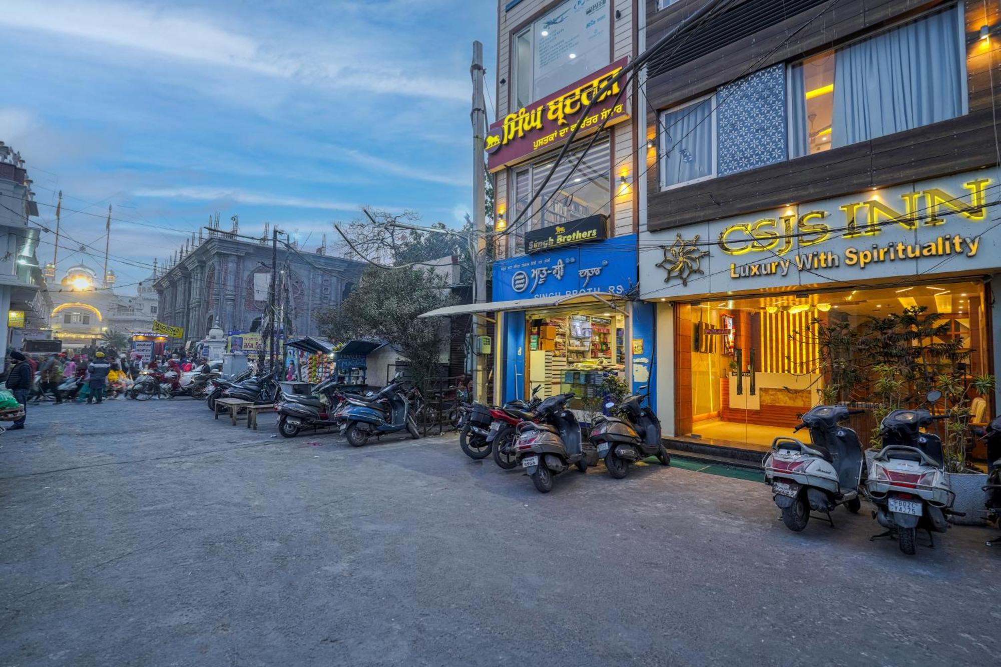 Csjs Inn Hotel Amritsar Exterior photo